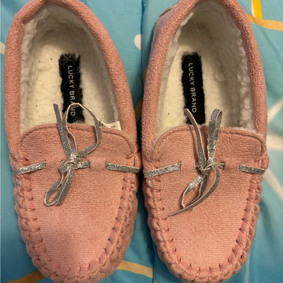 Lucky Brand Slippers - Picture 1 of 2